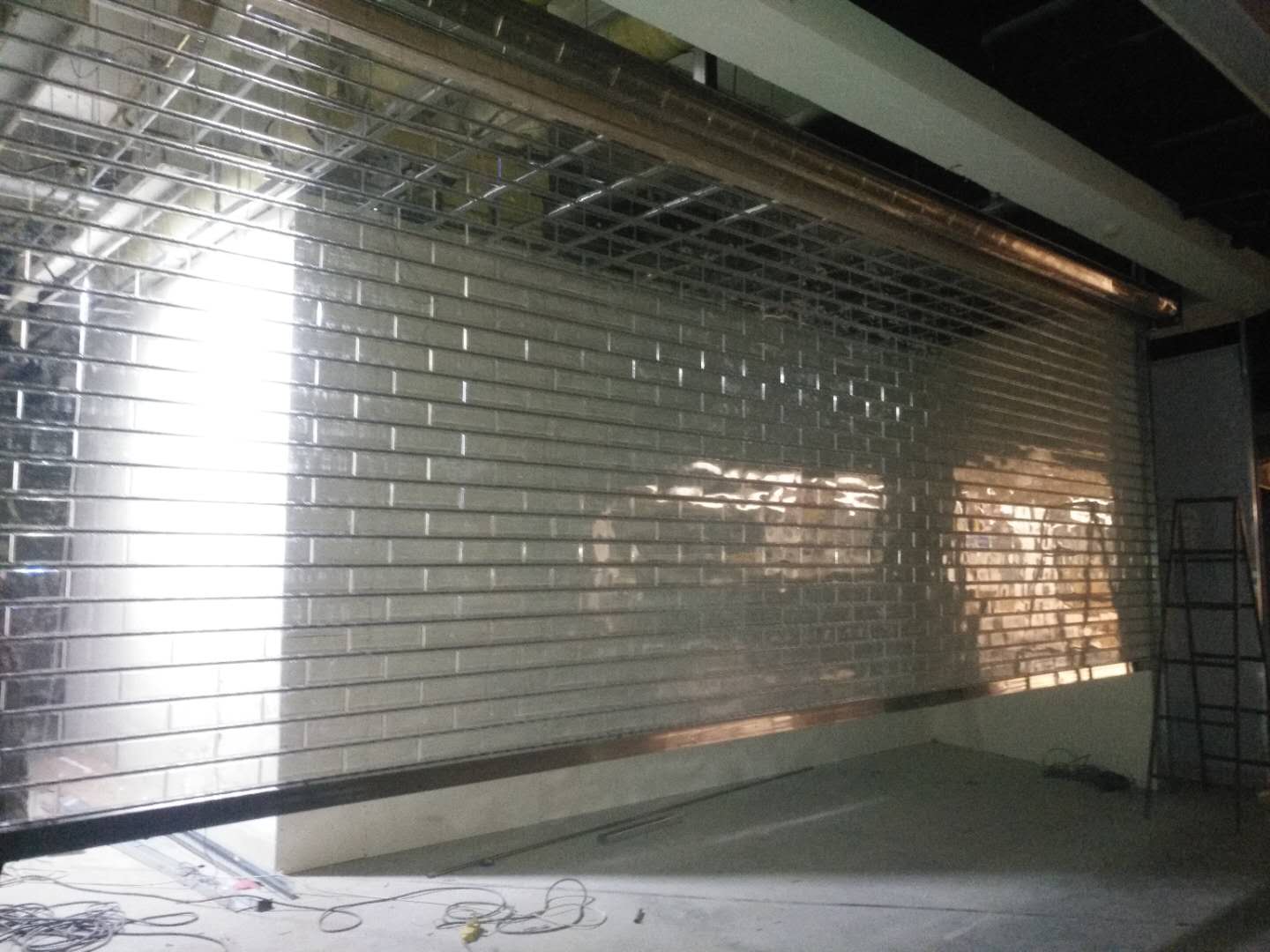 電動卷簾門電機內(nèi)部結構與安裝方法