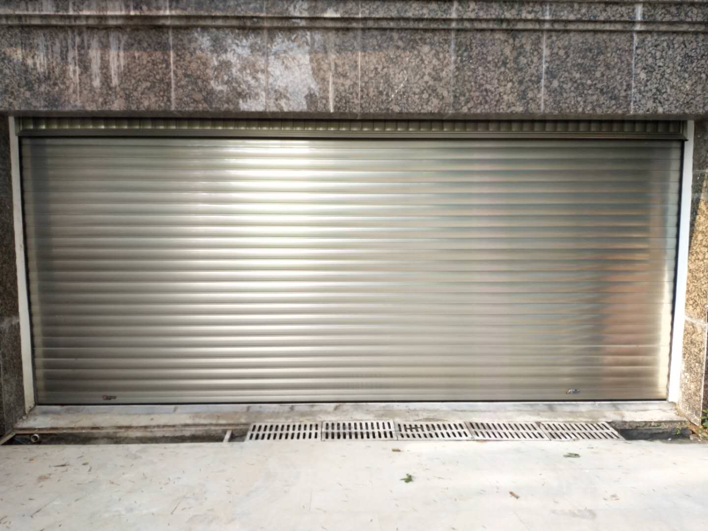 神奇卷簾門，開啟無限可能